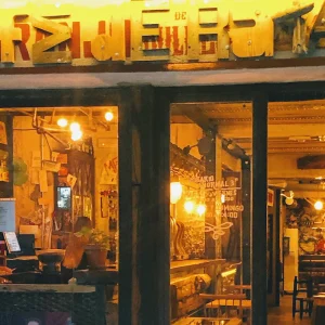 Café de Ratas: A Cozy Creative Hideout